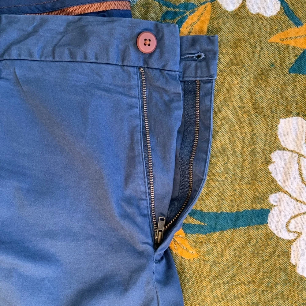 Tommy Bahama Boracay® Chino 9-Inch Shorts - Picture 4 of 9